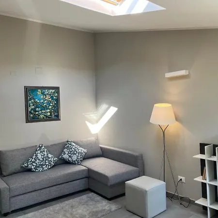 Cozy Private Historic Center *